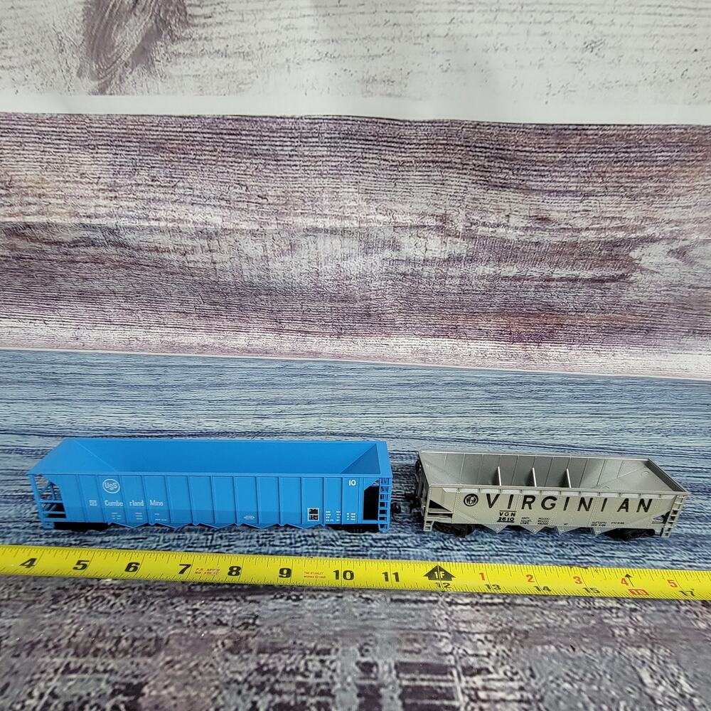 Vintage H.O scale USS & VGN 4 &5 bottom hopper train cars blue and silver